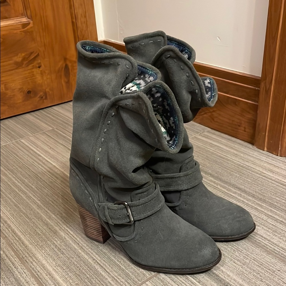 Stylish Gray Women's Boots